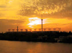 sunset.jpg (38618 bytes)