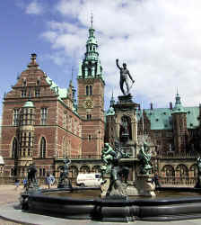 Fountain in front of the Fredriksborg Slot