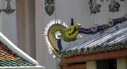 Dragon on the roof (Bangkok)
